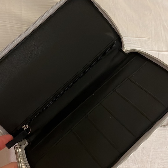 Ralph Lauren Wallet EUC - Picture 4 of 4